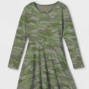 New long sleeve camo print dress size Small (6) Nwt